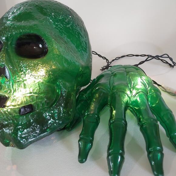 Vtg Halloween Series Lighted Skull & Hands 3 Piece Clear Green Prop‎ Set Tested - Picture 3 of 5